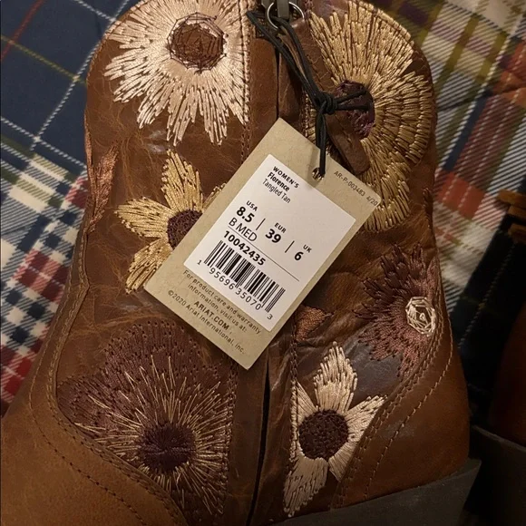 Ariat Tan Floral Fringe Heeled Boots - Picture 5 of 6